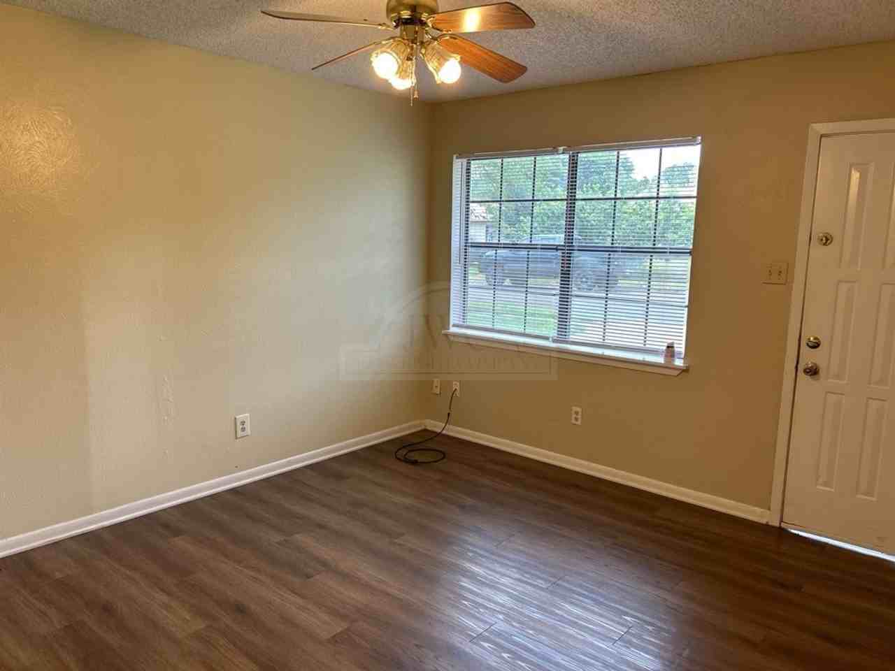 821 Michelle Drive - Photo 3 of 19