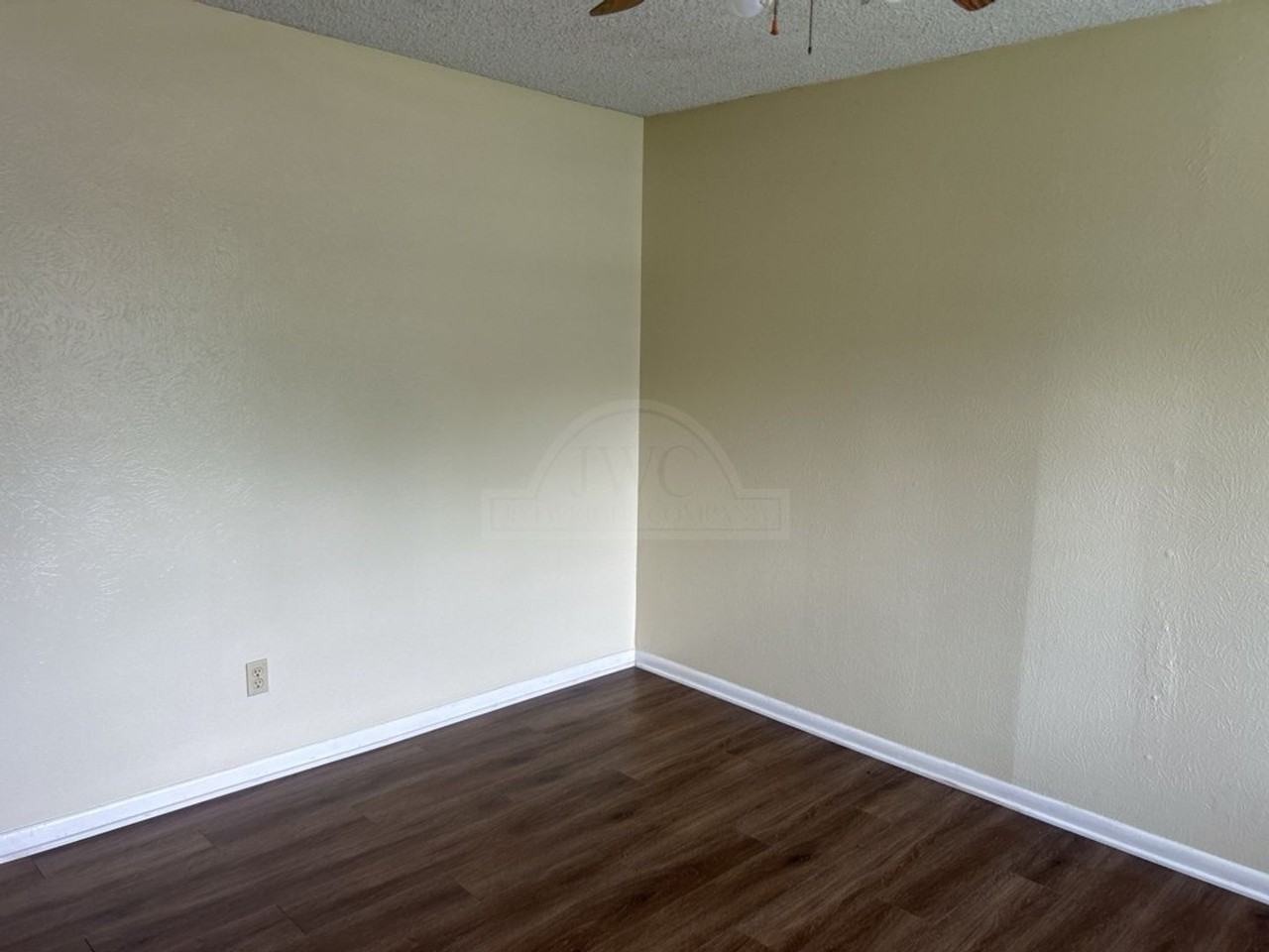 821 Michelle Drive - Photo 4 of 19