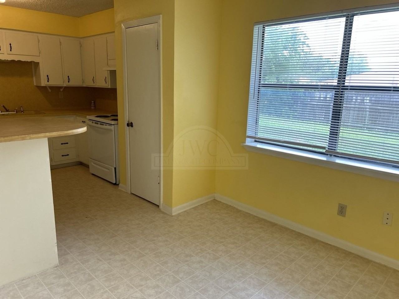 821 Michelle Drive - Photo 7 of 19