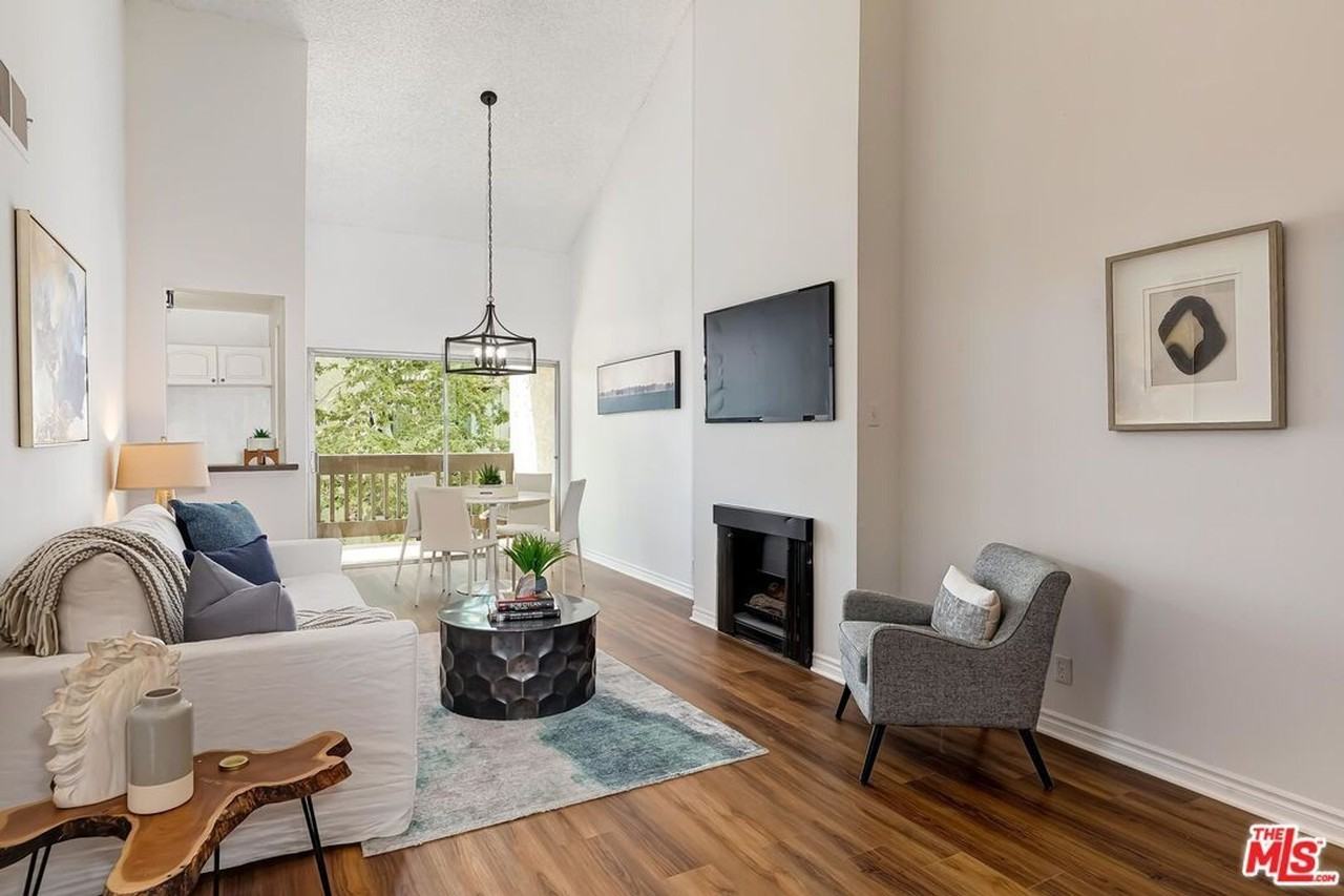 6306 Summertime Ln - Photo 3 of 18