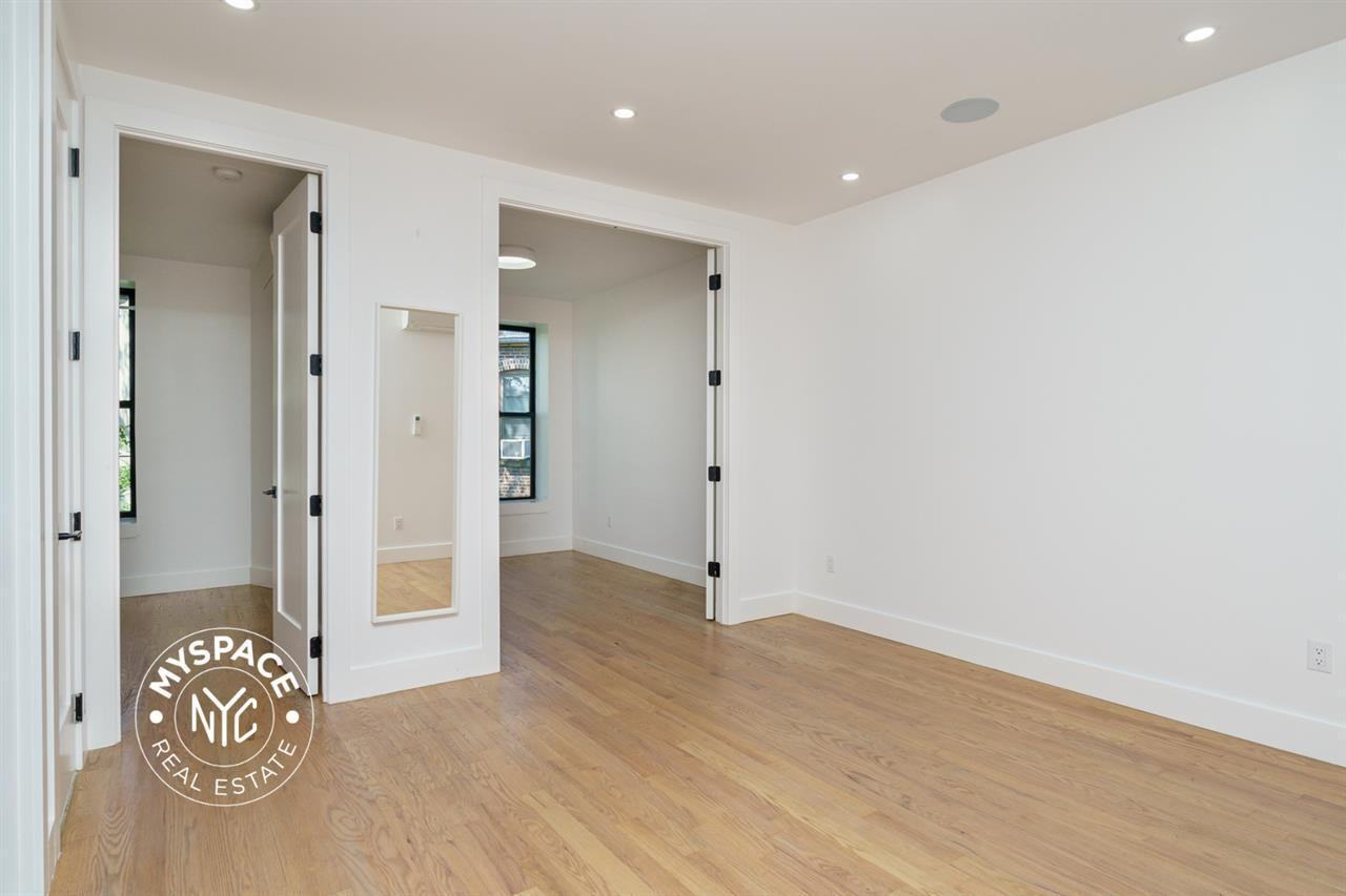 1027 Putnam Ave #3C - Photo 3 of 12