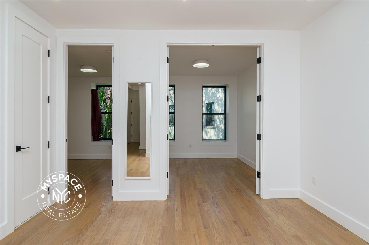 1027 Putnam Ave #3C - Photo 4 of 12