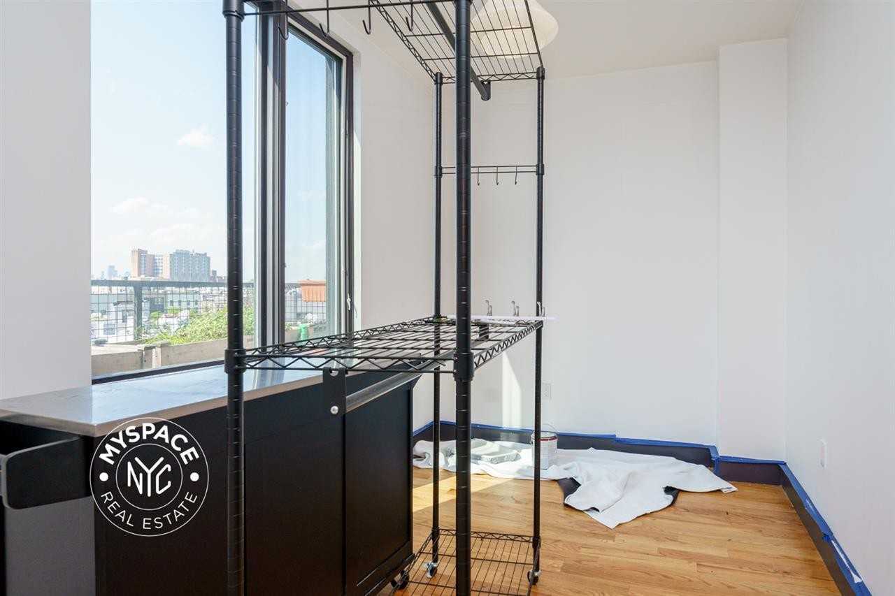 294 Grove St #5 - Photo 4 of 12