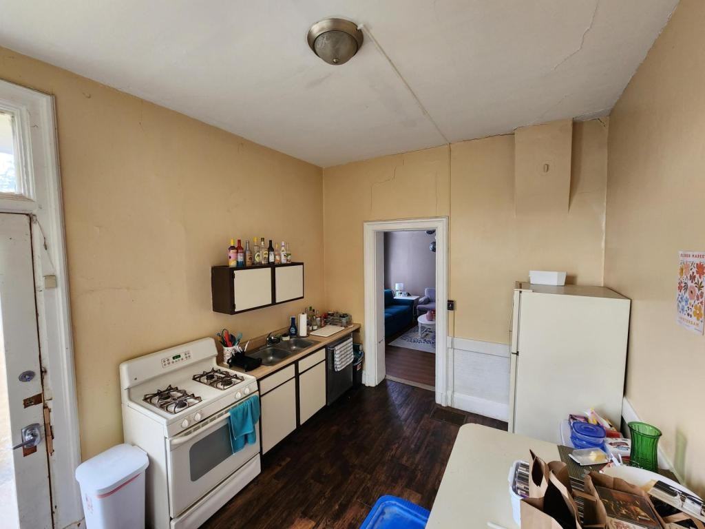 2348 Wheeler St - Photo 4 of 8