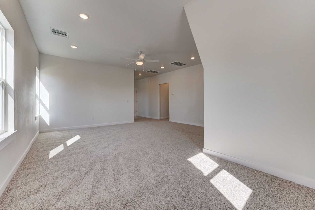 7901 Behr Dr - Photo 4 of 50