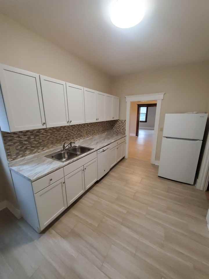 2129 Perrysville Ave - Photo 3 of 13