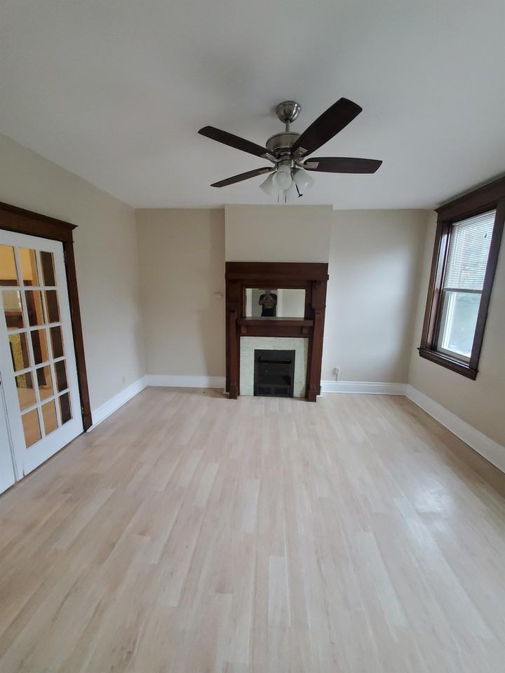 2129 Perrysville Ave - Photo 2 of 13