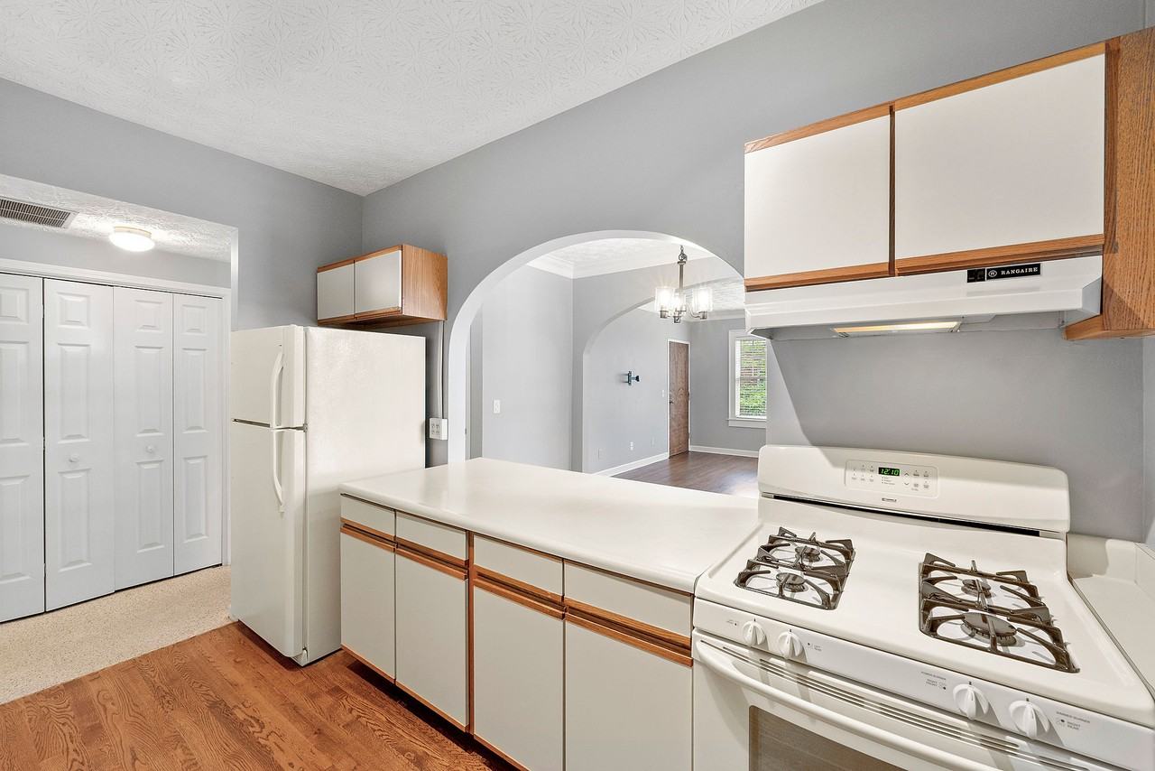 789 Frederica St Ne #4 - Photo 2 of 20