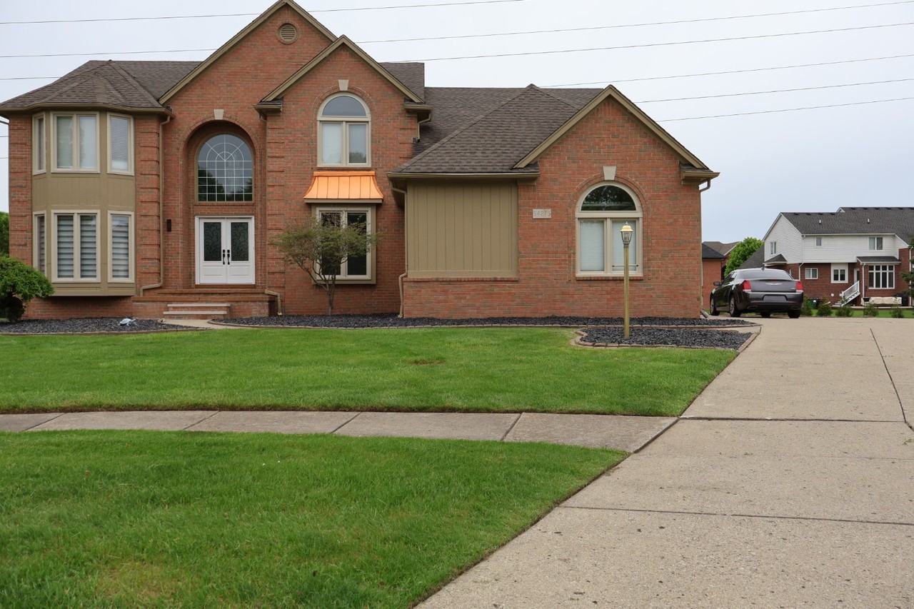 54275 Talon Court - Photo 2 of 70