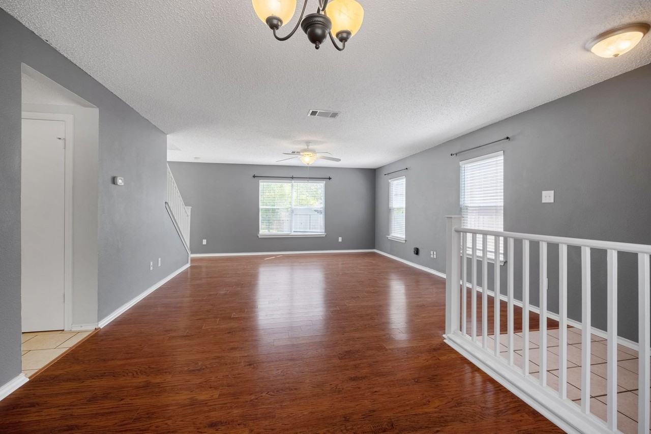 2412 Byfield Dr - Photo 6 of 23