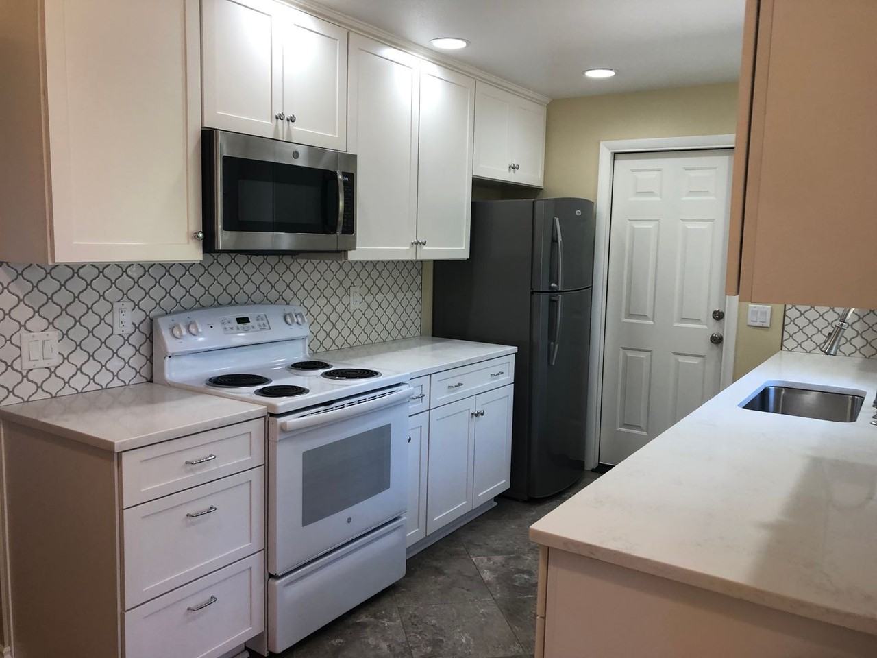 819 Nw 36th St - Photo 5 of 24