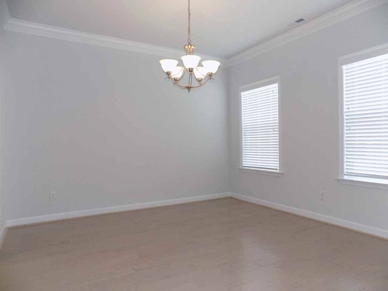 121 Wineberry Way - Photo 2 of 37
