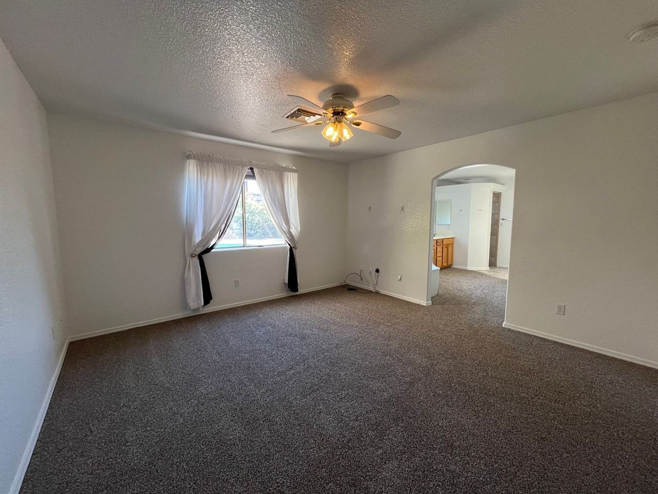 4018 Carlsbad Dr - Photo 6 of 16