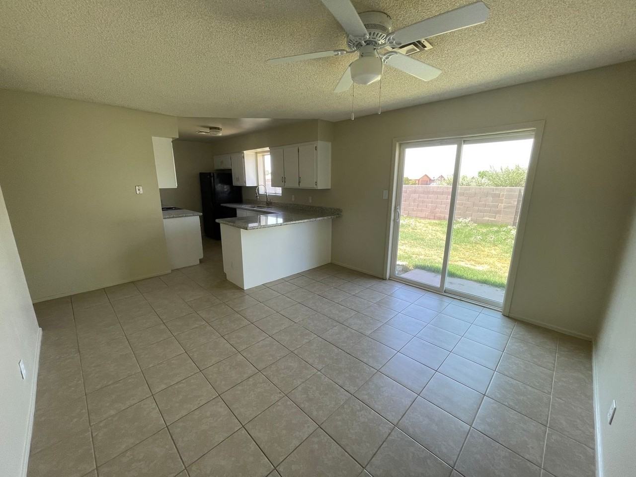 1716 S 46th Dr - Photo 4 of 14
