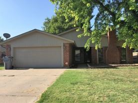 3007 Ne Lancaster Ln - Photo 1 of 1
