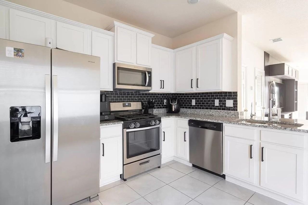 136 Coastline Way - Photo 2 of 21