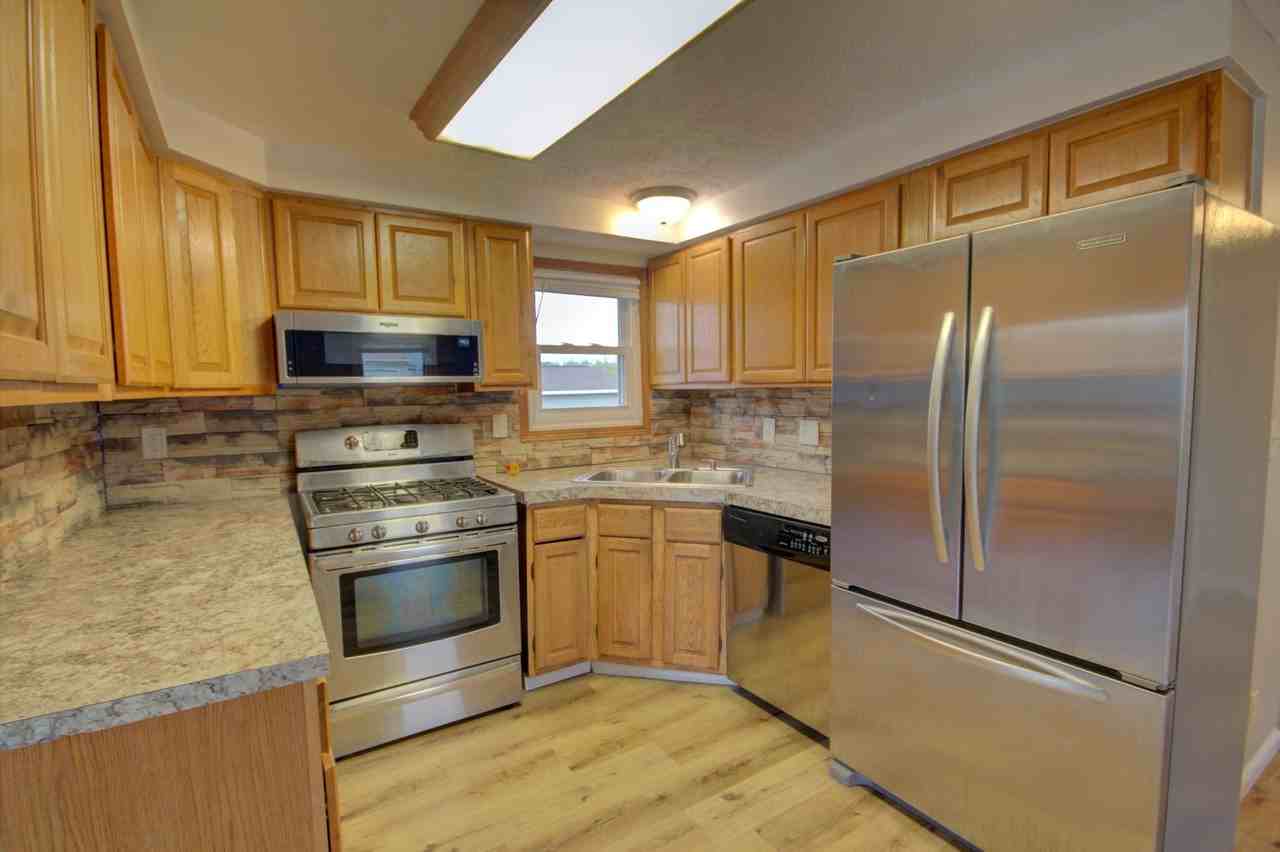 1228 Emerald Dr - Photo 2 of 24