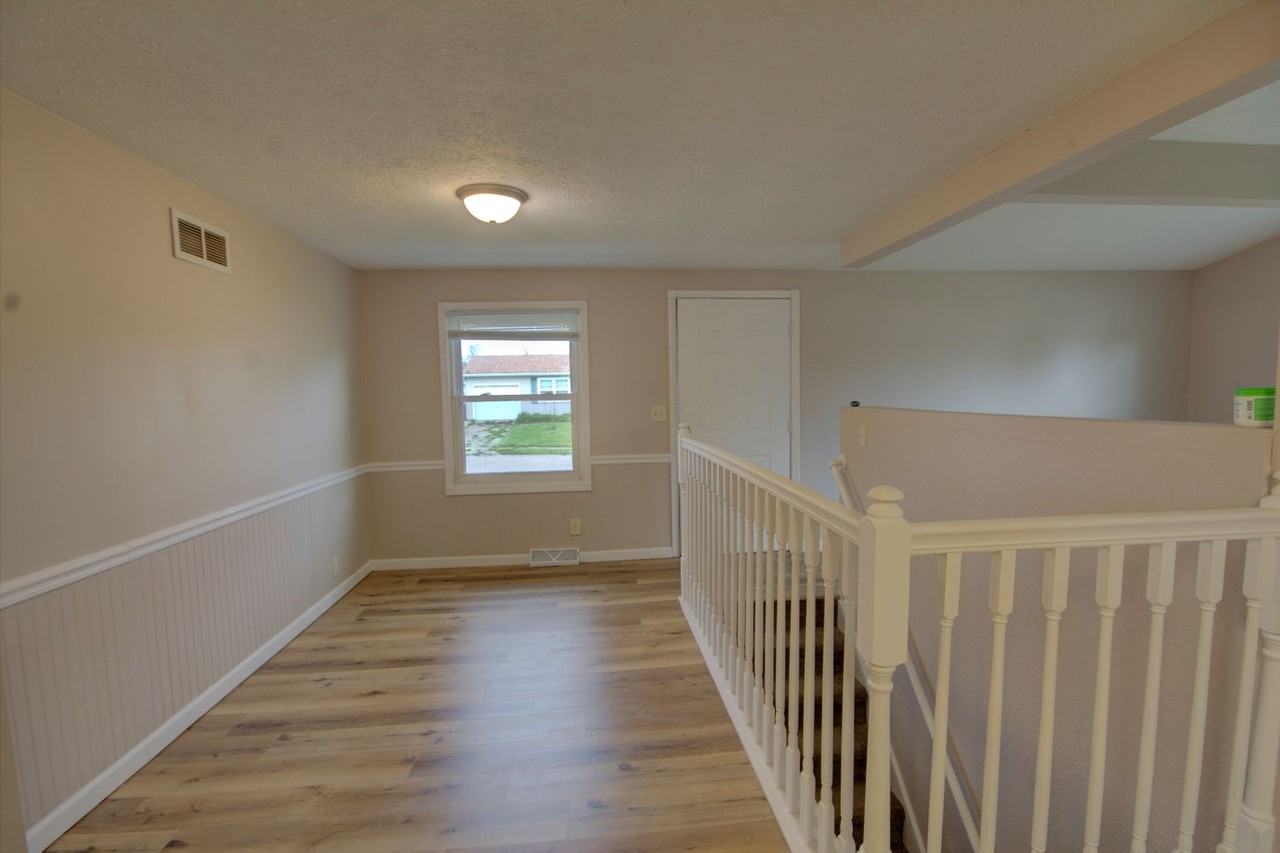 1228 Emerald Dr - Photo 3 of 24