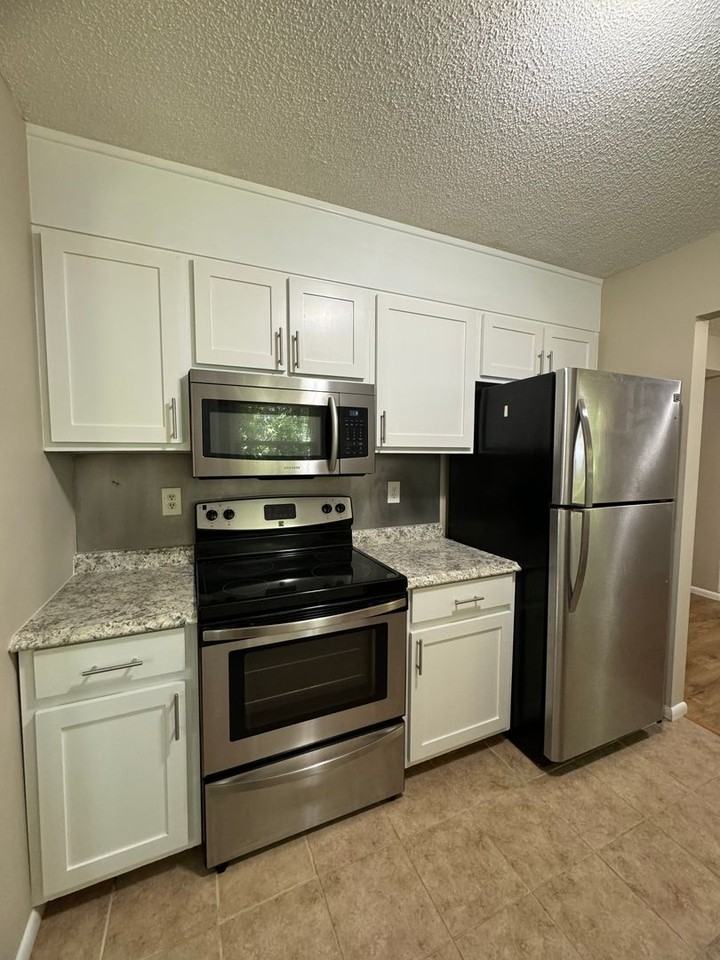 5503 Courtfield Dr - Photo 2 of 24