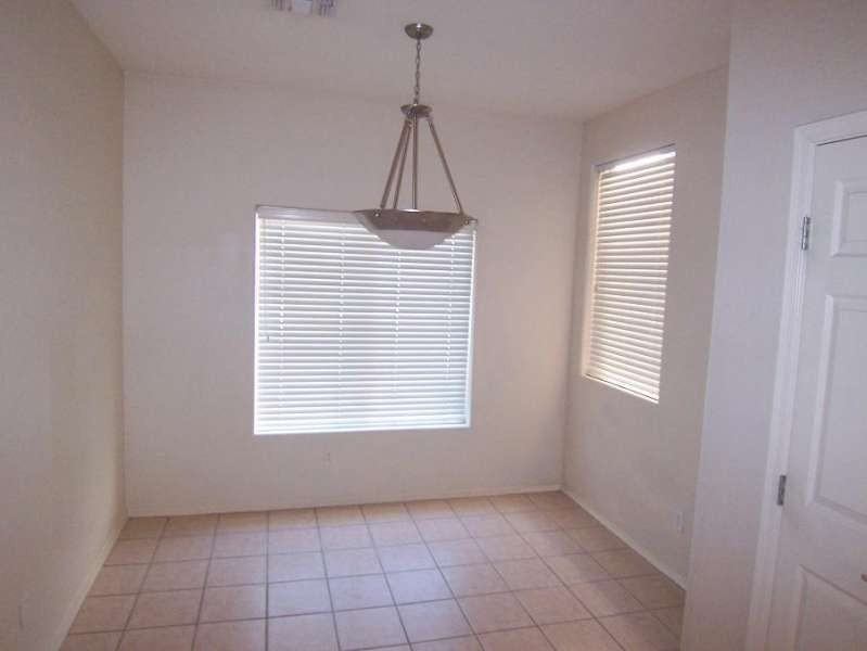 1006 E Susan Ln - Photo 3 of 9