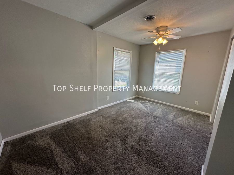 1461 E 21st St - Photo 3 of 6