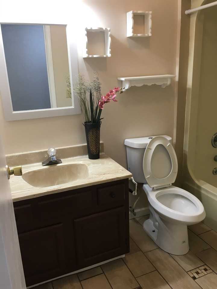 308 S Canterbury Dr #NA - Photo 4 of 11