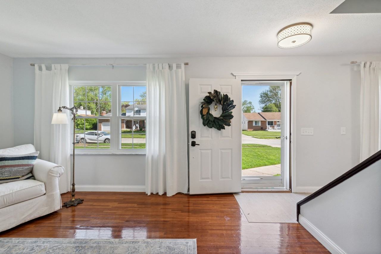 863 Maple Ln #NA - Photo 2 of 32