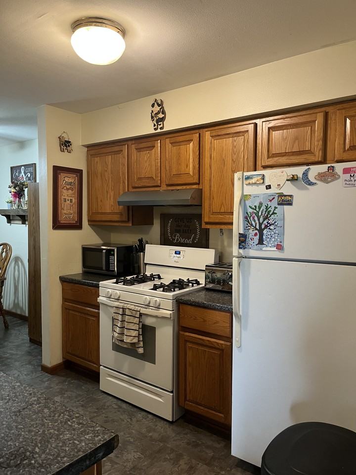 2014 Macarthur Rd #C - Photo 5 of 9