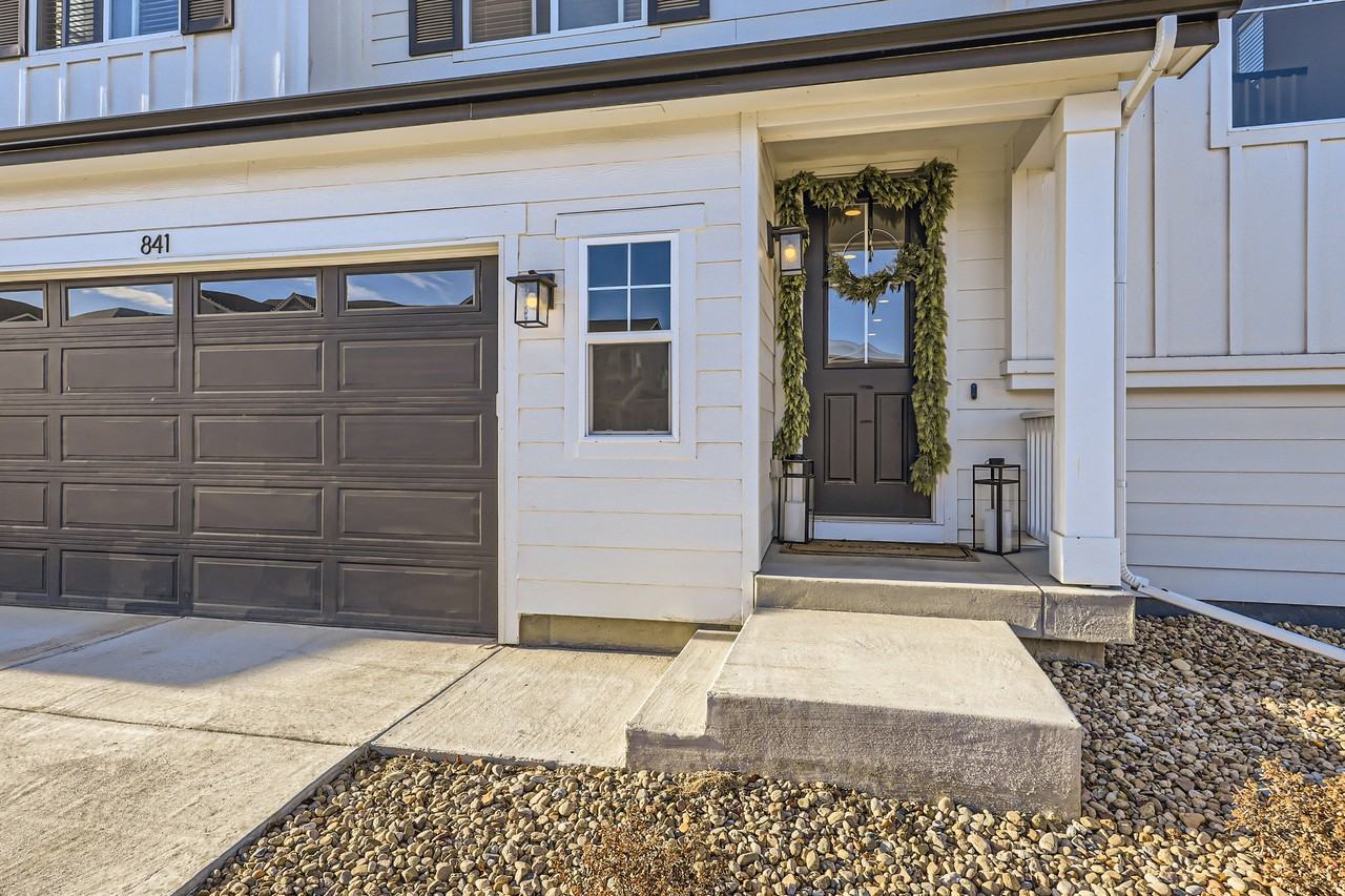 841 Boulder Peak Ave #NA - Photo 2 of 26