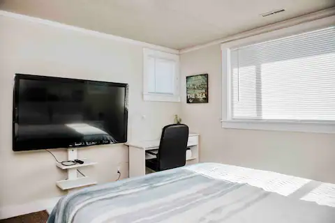 777 Simpson Ave S - Photo 4 of 31