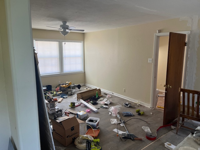 1105 E Cowden Ave - Photo 3 of 9