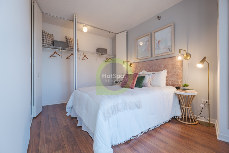 507 N Kingsbury St - Photo 4 of 18