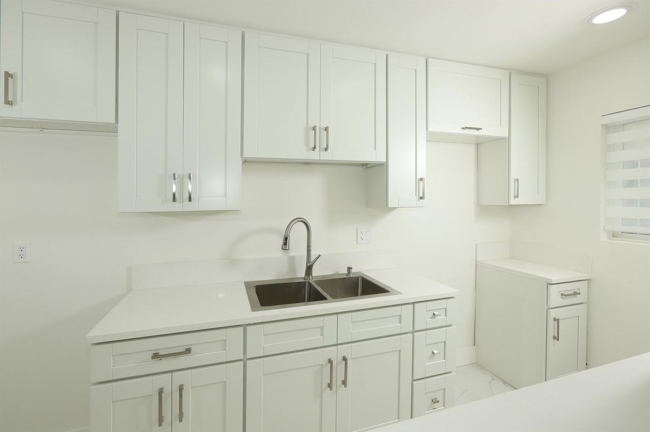 Lexington Avenue 5342 - Photo 2 of 8