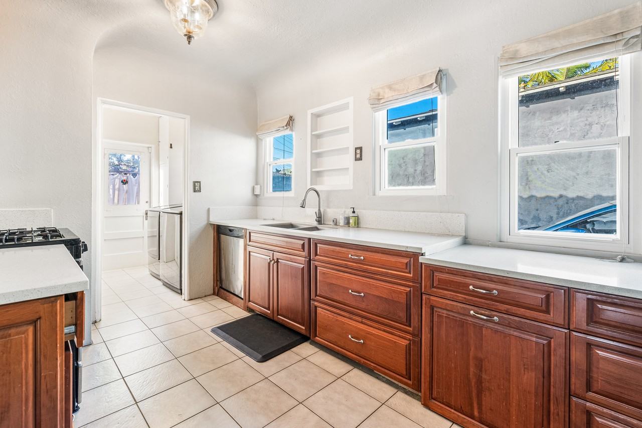506 Palomar Ave #1 - Photo 5 of 21