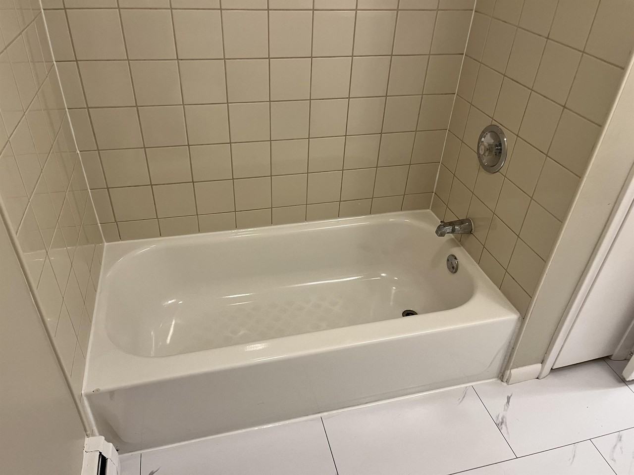 421 Burlington Avenue - Photo 5 of 22