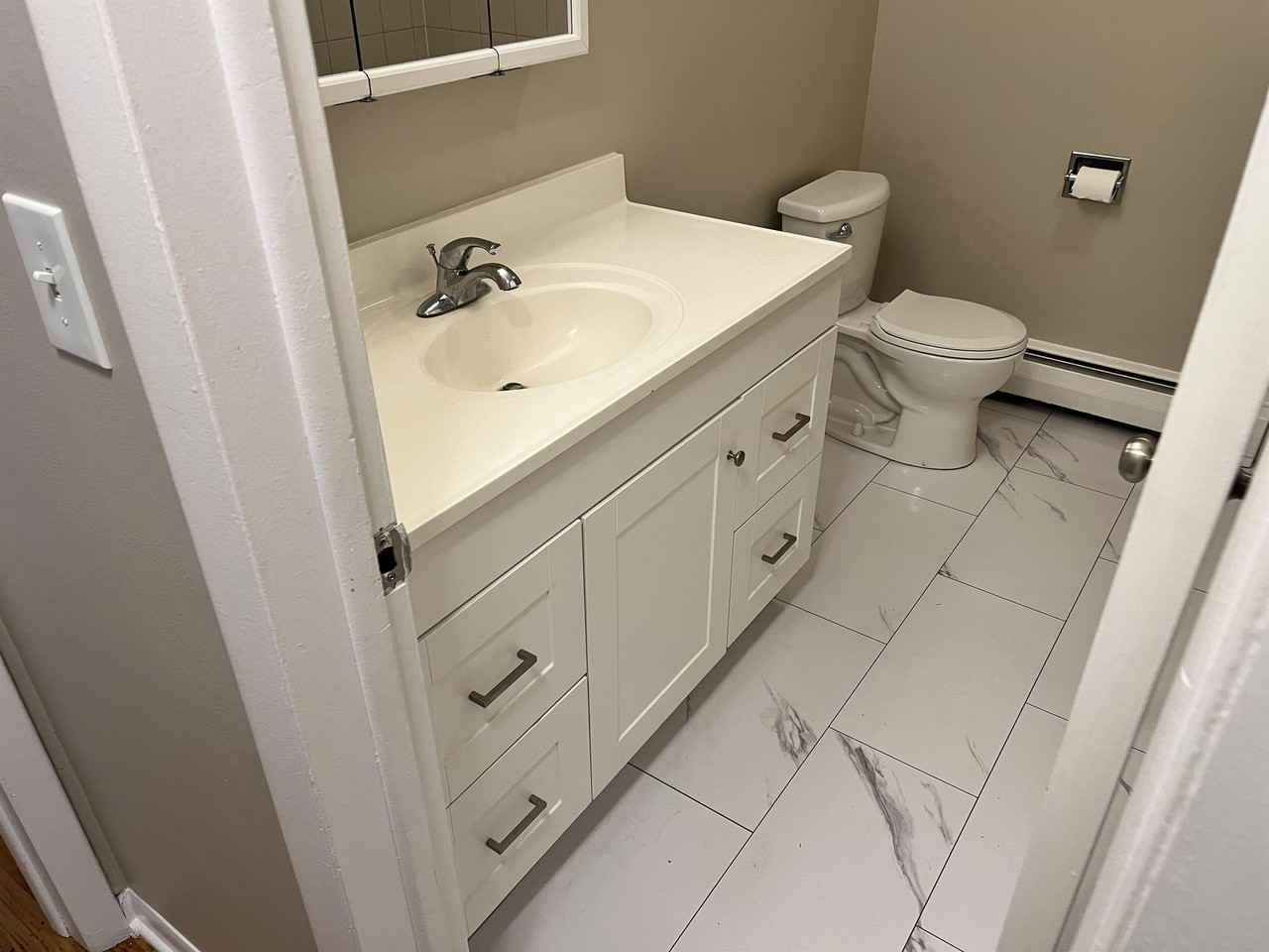 421 Burlington Avenue - Photo 6 of 22