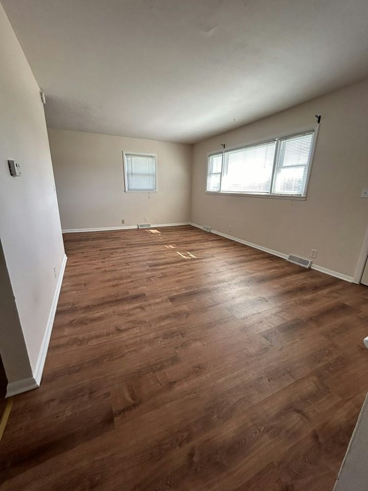 901 Centennial Drive, Unit 901 - Photo 2 of 5