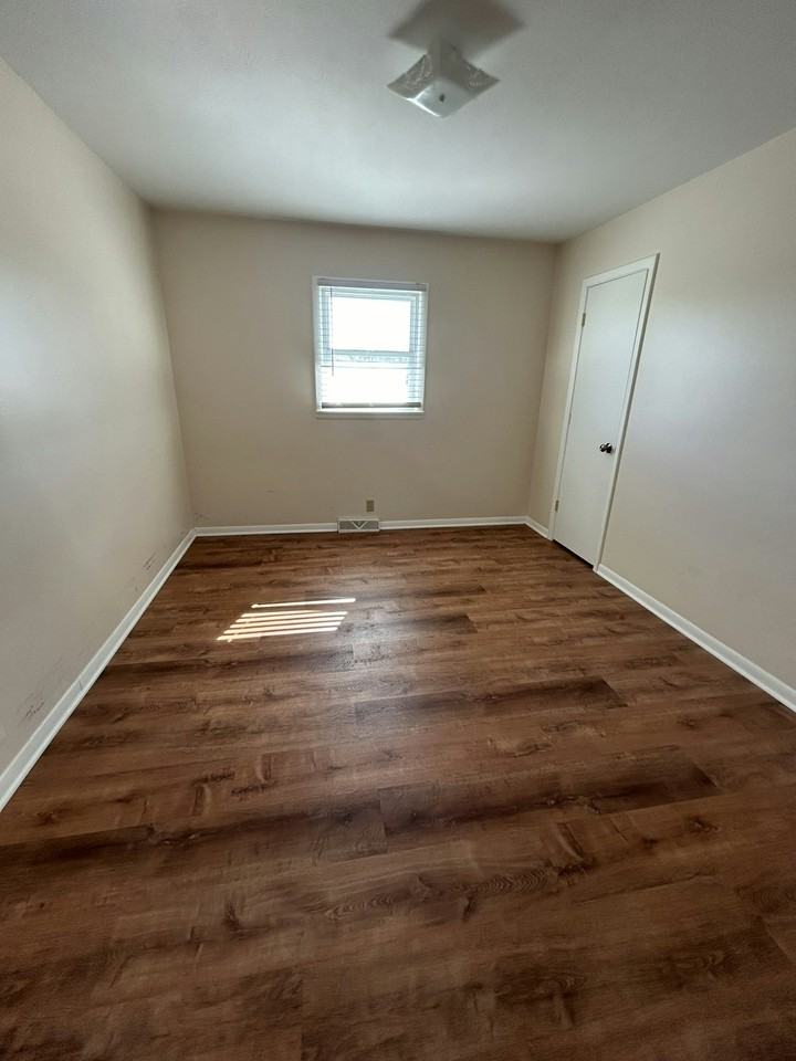 901 Centennial Drive, Unit 901 - Photo 3 of 5