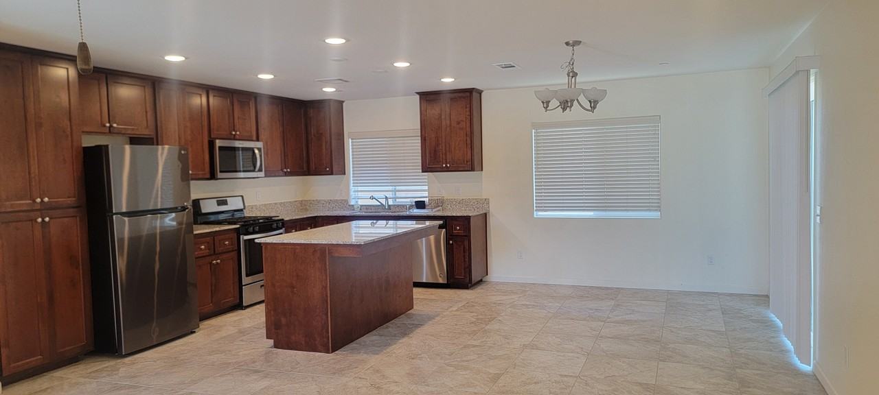 2685 W Mccomb Ave #1 - Photo 4 of 12