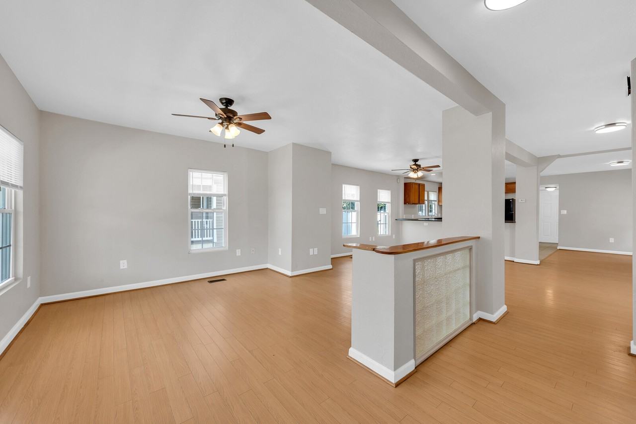 1009 Elkin St #1 - Photo 2 of 9