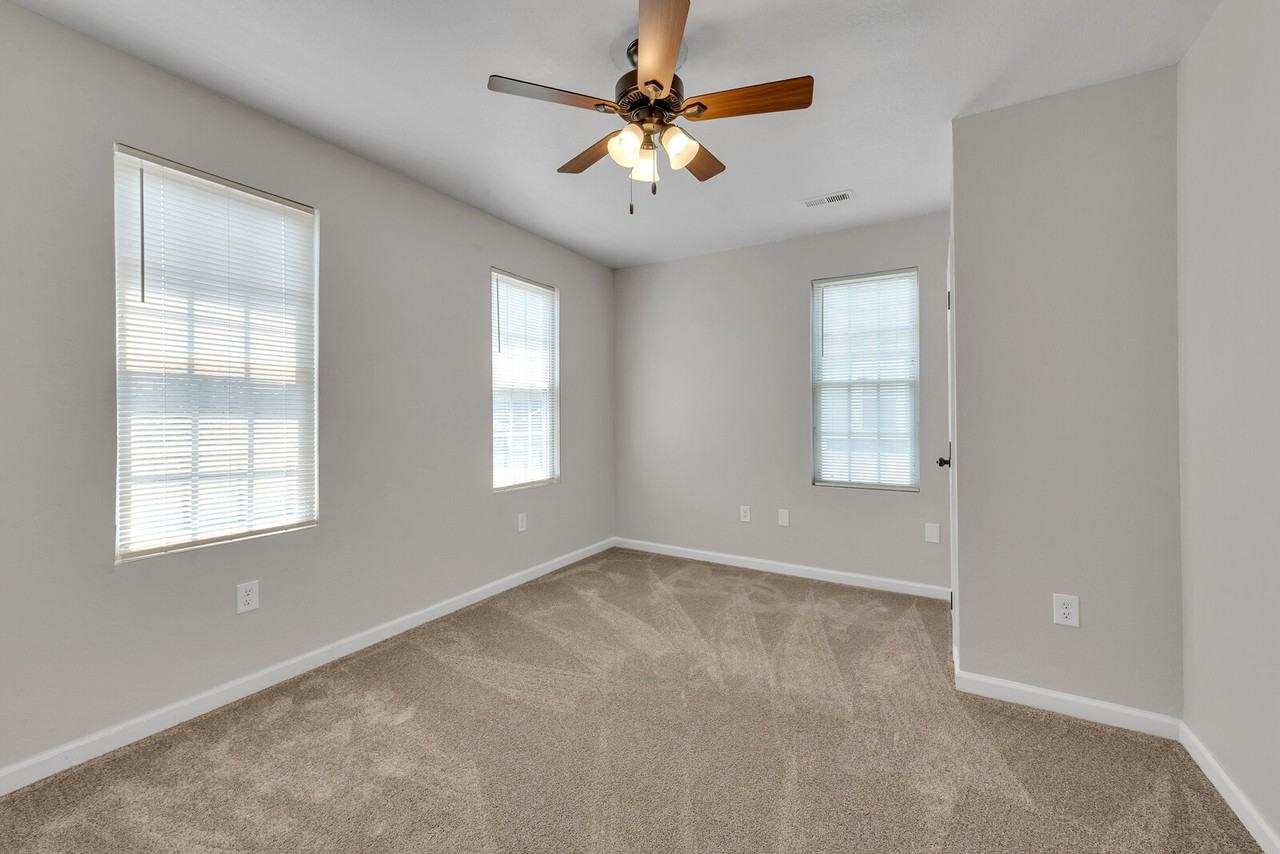 1009 Elkin St #1 - Photo 6 of 9