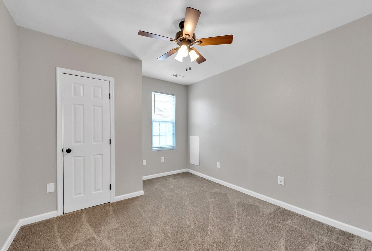 1009 Elkin St #1 - Photo 7 of 9