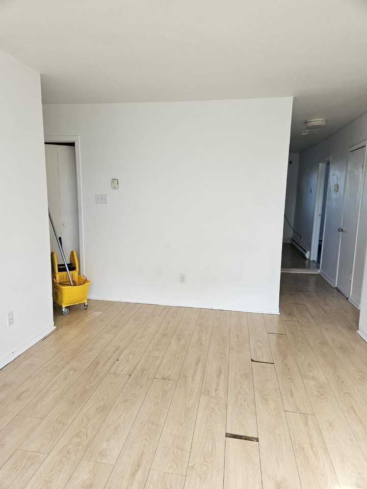 242 Rue De L'église S #7 - Photo 2 of 11