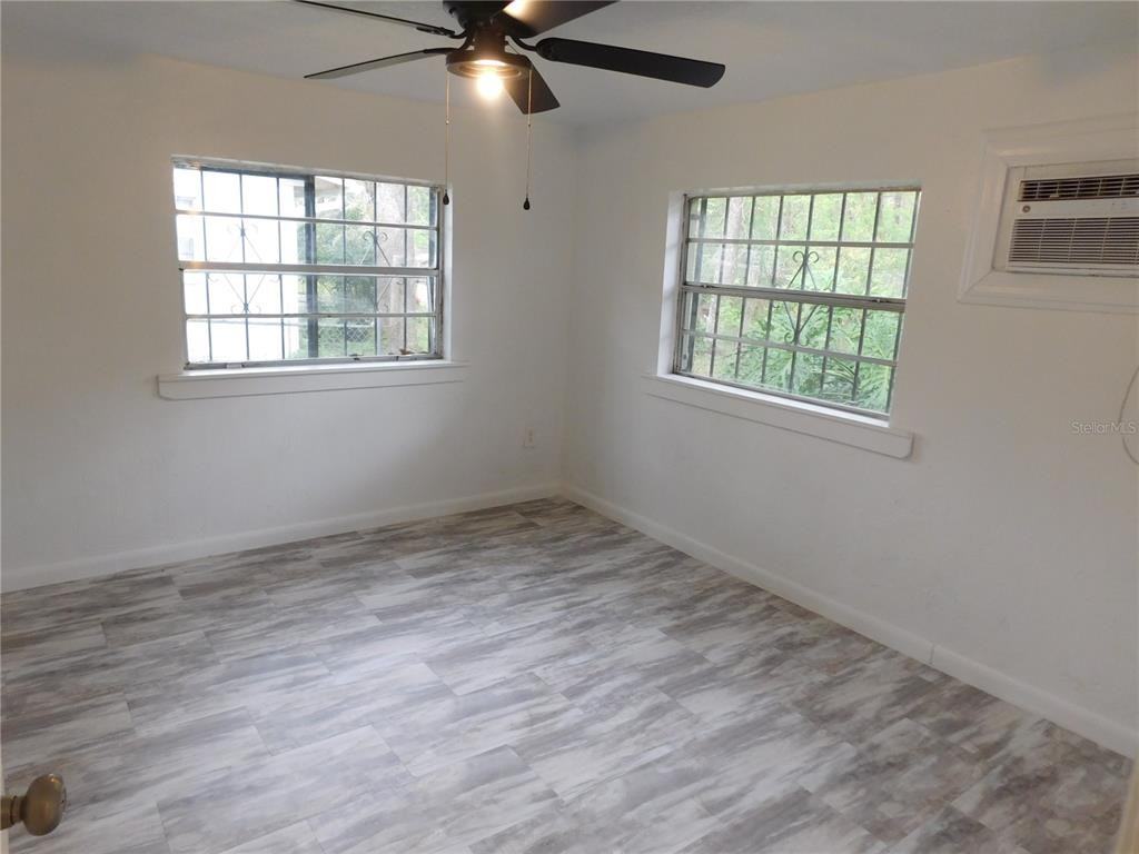 2325 Se 46th Ter - Photo 2 of 12