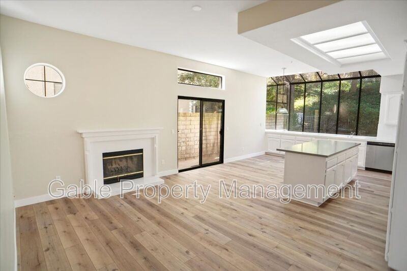25359 Clarke St - Photo 3 of 24