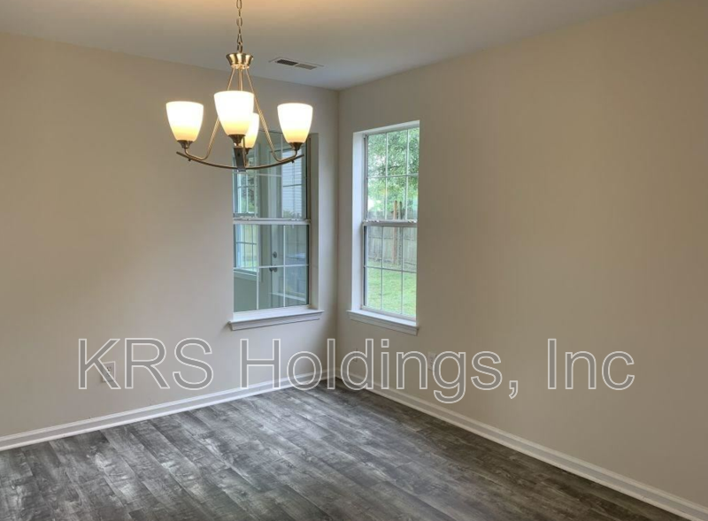 1003 Keltic Cir - Photo 4 of 18