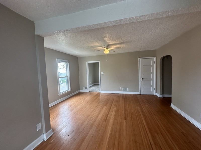 806 2nd Ave Sw - Photo 4 of 16