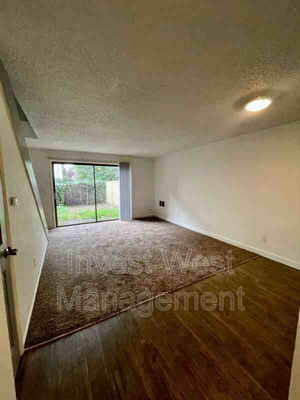 1960 33rd Ave #10 - Photo 7 of 13