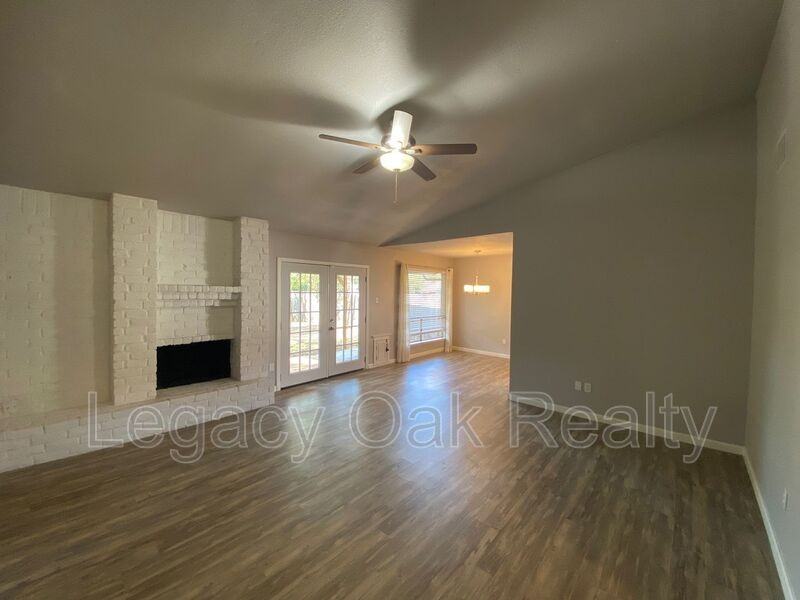 1504 Remuda Cir - Photo 3 of 21