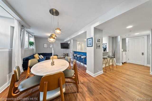 615 W Hancock St #1 - Photo 2 of 28